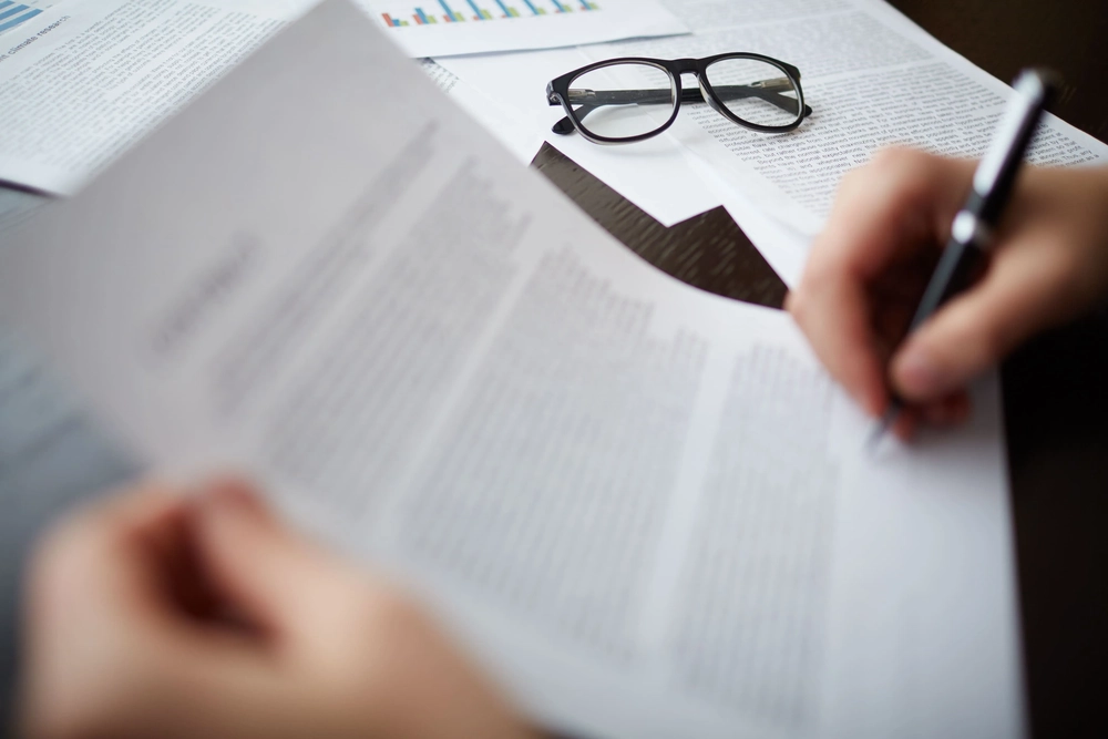 論文核心靈魂:如何撰寫嚴密的「理論架構」為你的研究定調?