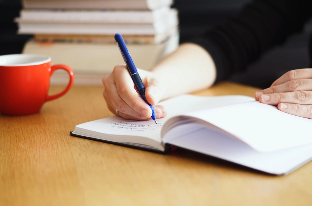 讀 Econ 嘅 Essay 同其他科有咩唔同?經濟系學生嘅學術寫作要點同數據分析技巧
