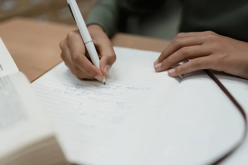 溫晒書都寫唔晒Exam Essay？限時快速拆題起大綱完整攻略